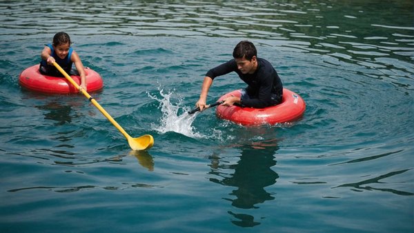 Découverte des loisirs aquatiques : activités, équipements et conseils